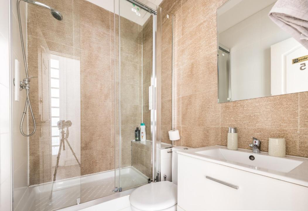 M&F 7 Rooms/7 Bathrooms Over Gran Via Madrid Ngoại thất bức ảnh
